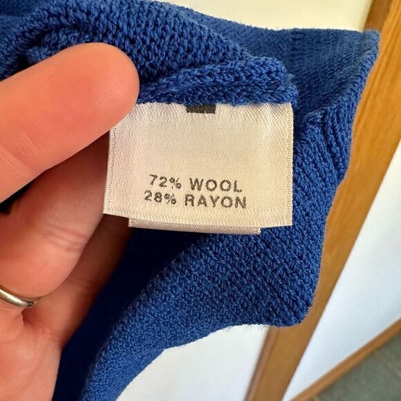 St. John Sport Vintage Women’s Santana Knit Scoop Neck Cobalt Blue Shell Tank To - Picture 5 of 7